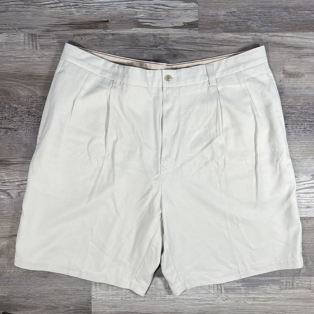 Tommy Bahama Short Mens 40 Khaki 100% Silk Pleated Bermuda Performance Short